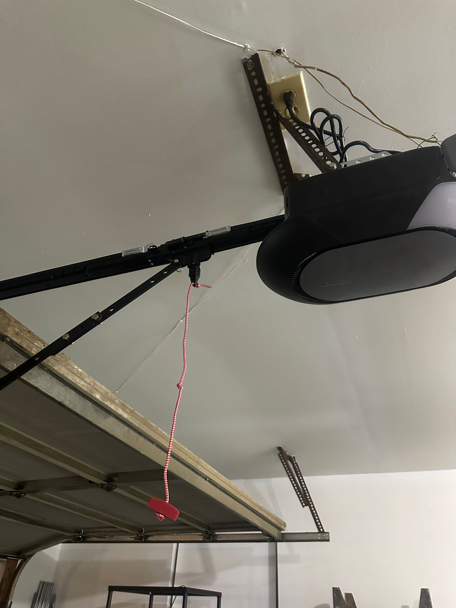 Garage door technician Columbus Ohio
